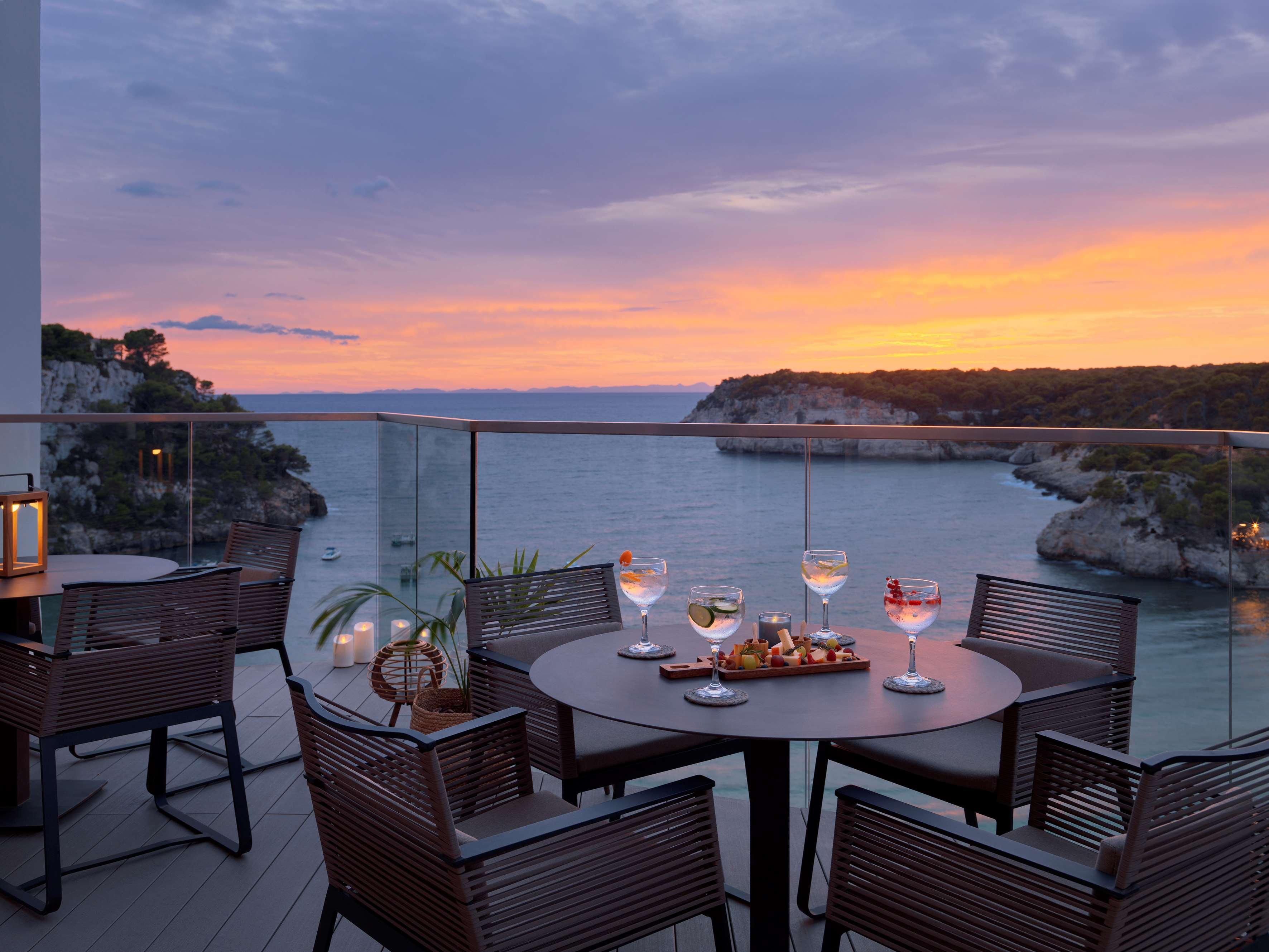 Отель Melia Cala Galdana Кала-Галдана Экстерьер фото Sunset at the hotel
