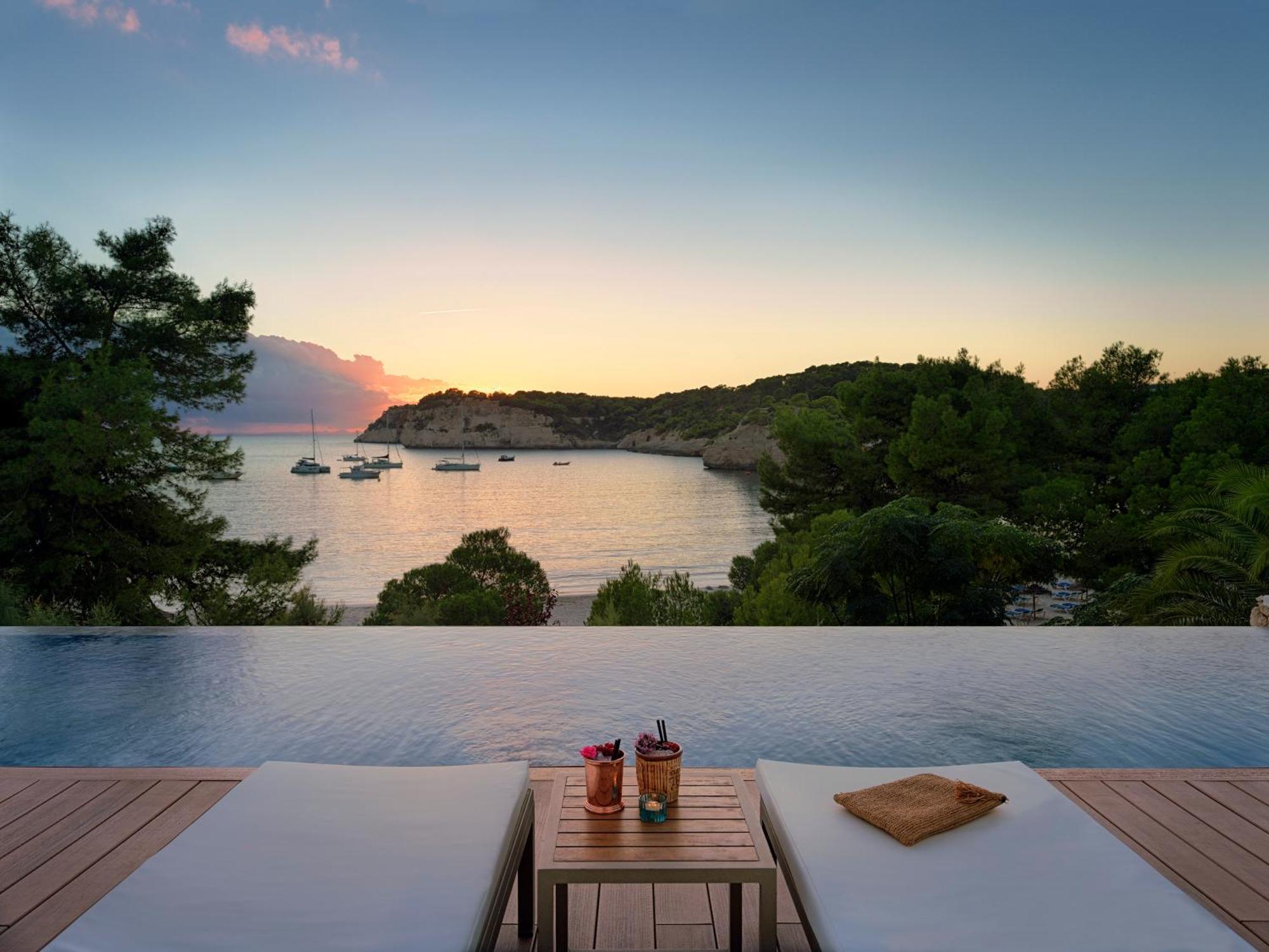 Отель Melia Cala Galdana Кала-Галдана Экстерьер фото Sunset at the Amanzoega
