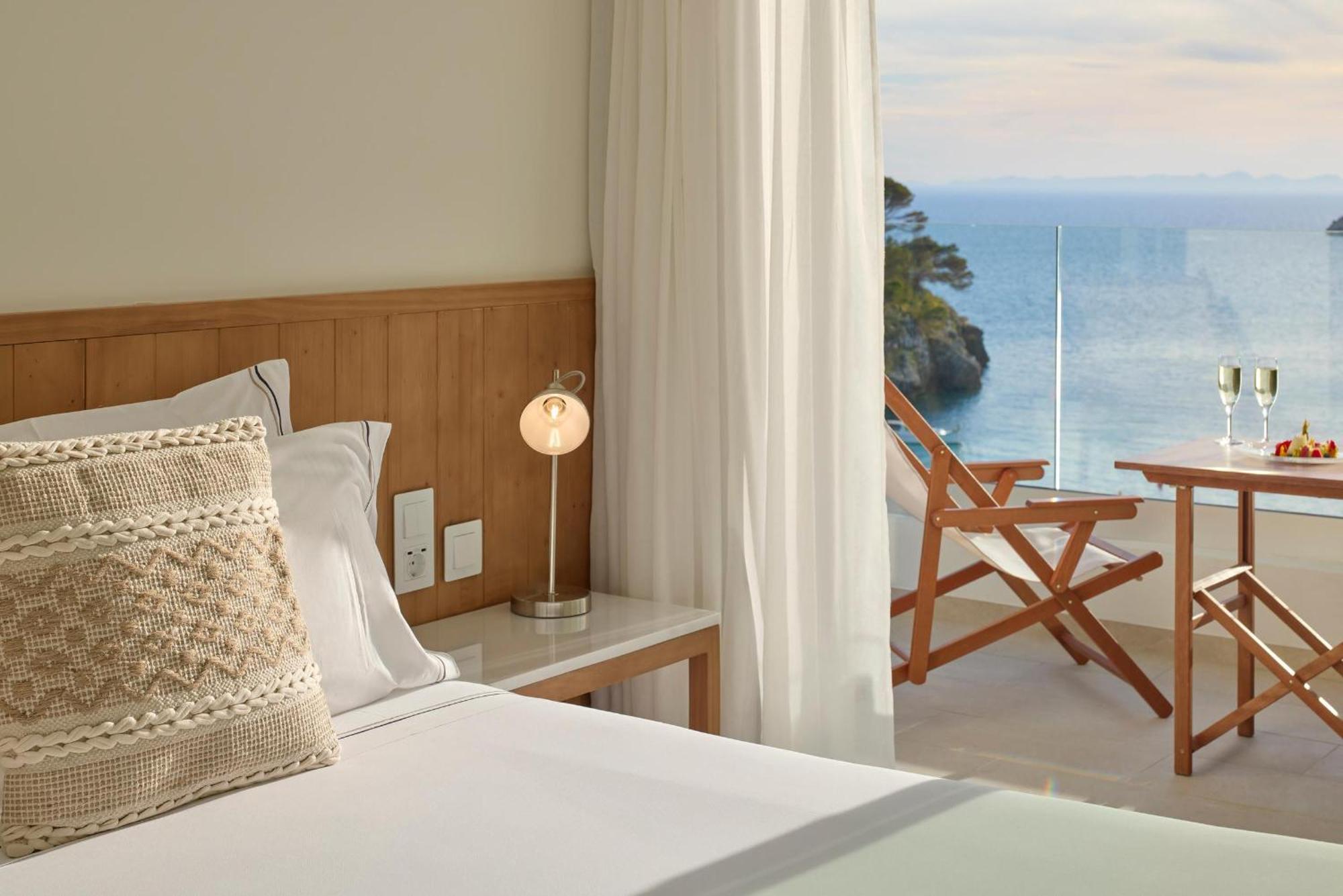Отель Melia Cala Galdana Кала-Галдана Экстерьер фото A room at the hotel
