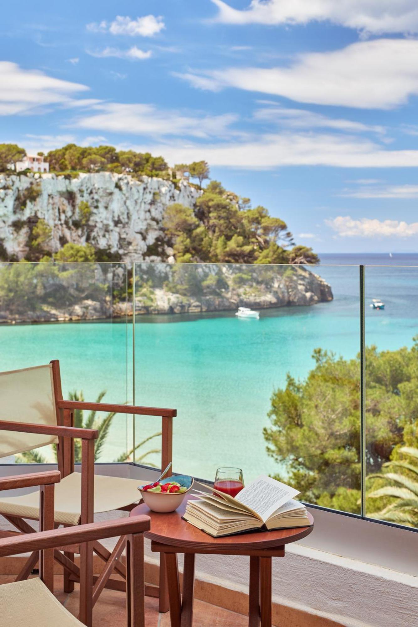 Отель Melia Cala Galdana Кала-Галдана Экстерьер фото A glass balustrade