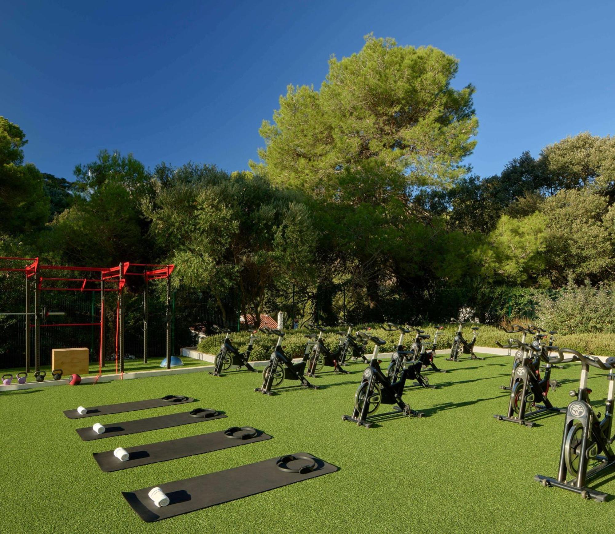 Отель Melia Cala Galdana Кала-Галдана Экстерьер фото The outdoor fitness area