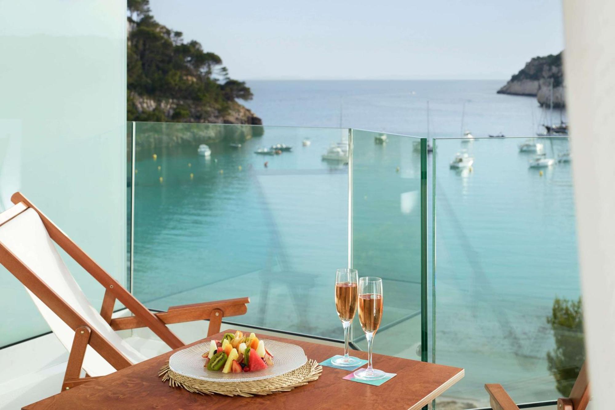 Отель Melia Cala Galdana Кала-Галдана Экстерьер фото A view of the sea from a hotel in Tossa de Mar